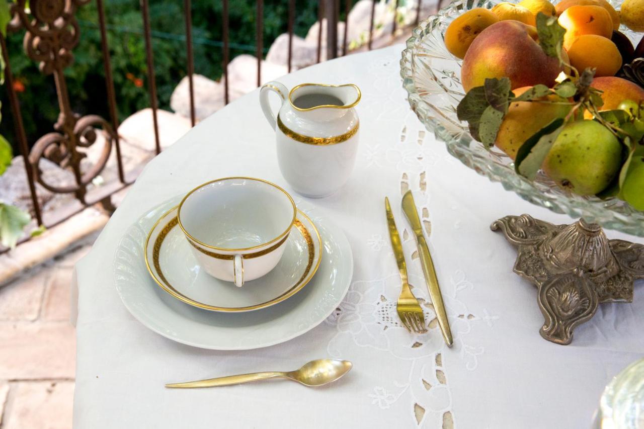 Le Foglie Di Acanto 3*